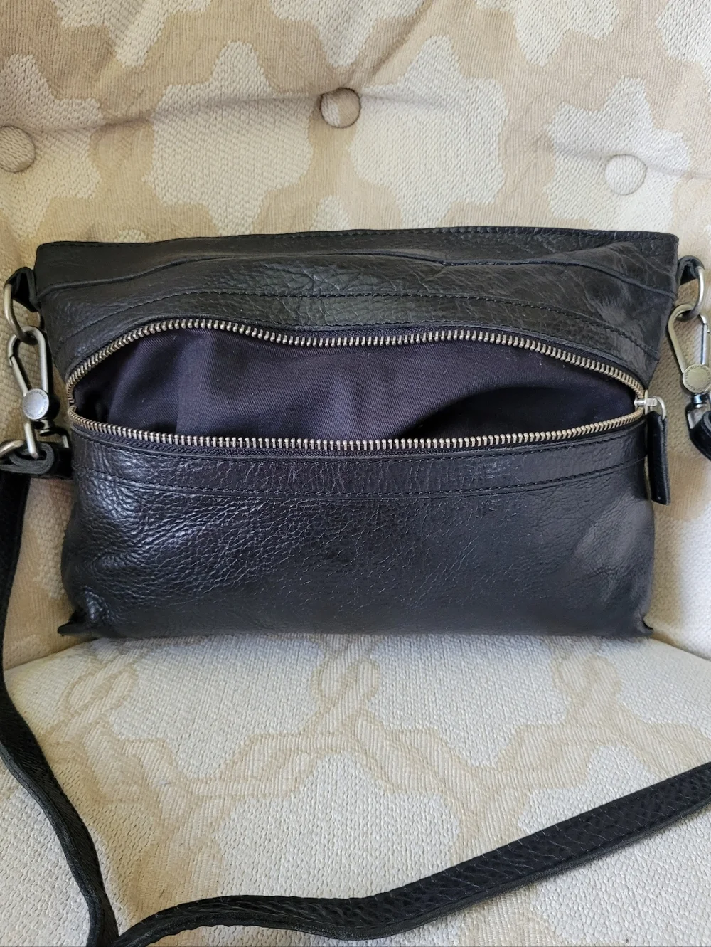 COWBOYSBAG LEATHER CROSSBODY BAG PURSE ADJUSTABLE ZIPPER BLACK SILVER - Picture 8 of 16
